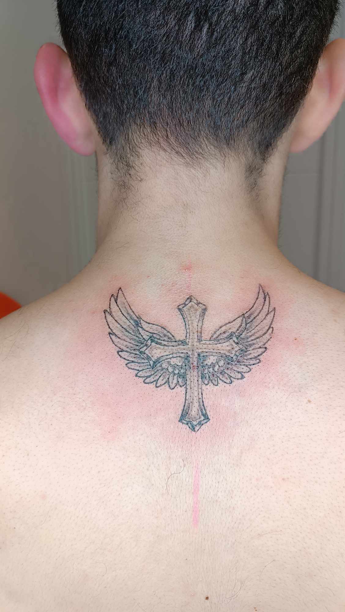 tattoo croix ailes